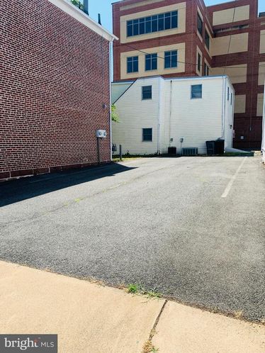 9251 Lee Ave, Manassas, VA 20110